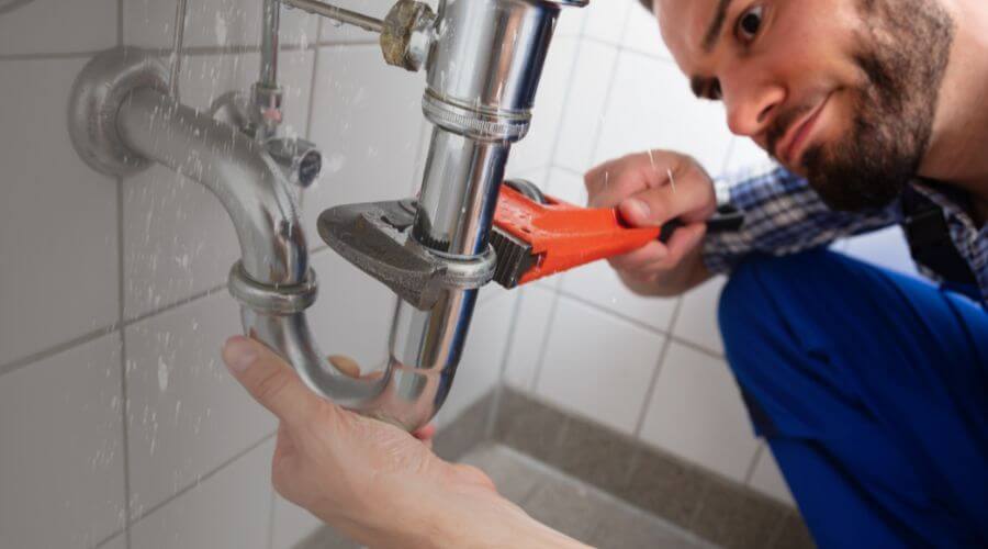 Expert burst pipe repair services in Grinnell, KS
